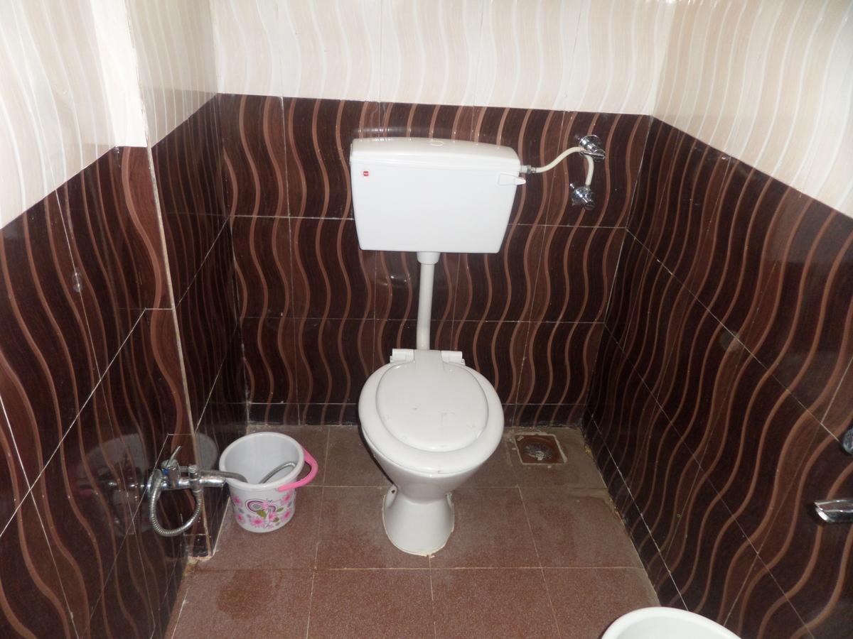 Hotel Riya-Raj Lodging Titwala Номер фото
