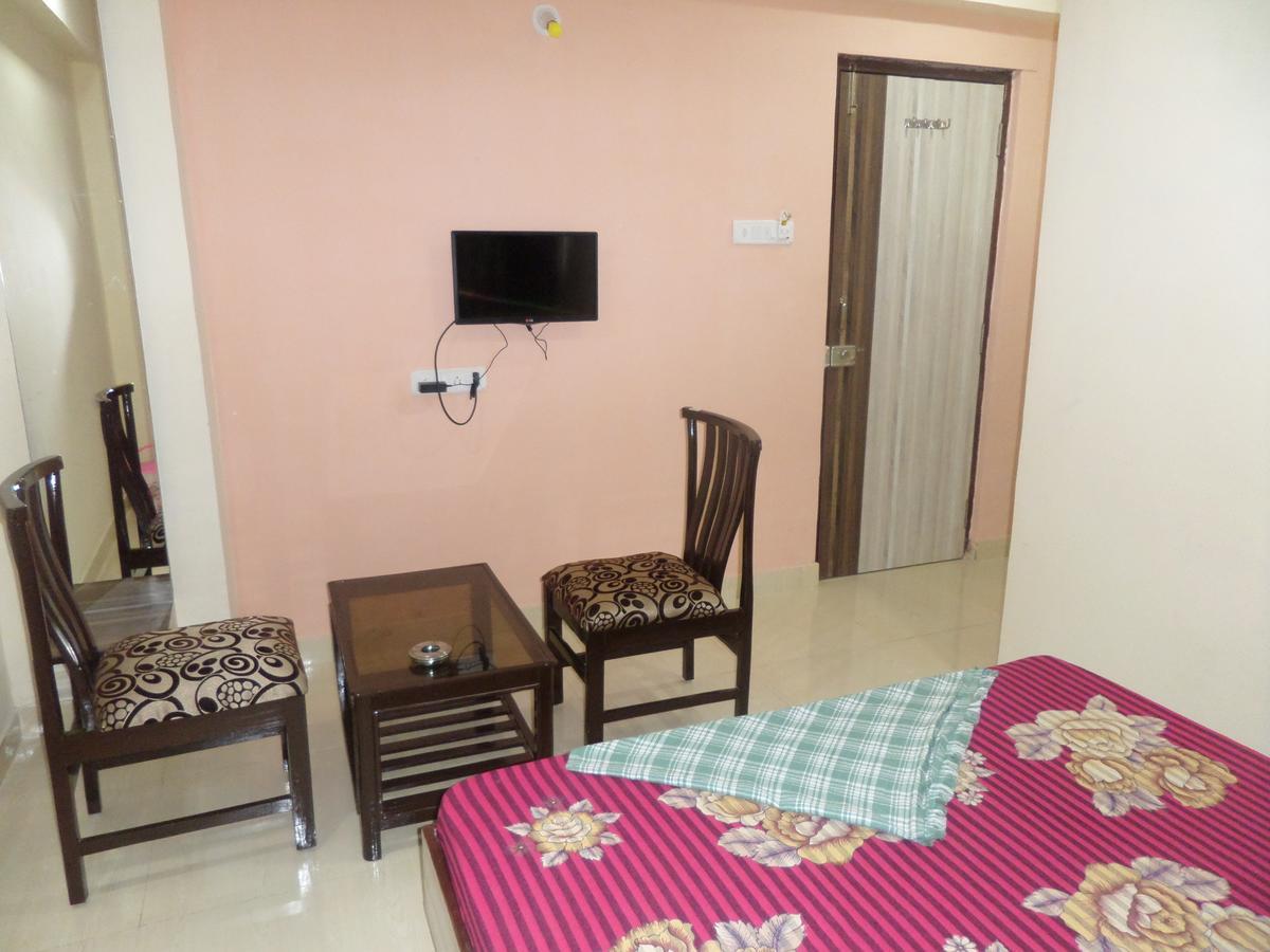 Hotel Riya-Raj Lodging Titwala Экстерьер фото
