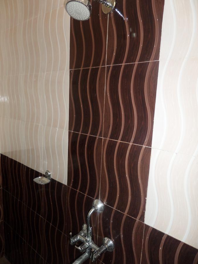 Hotel Riya-Raj Lodging Titwala Номер фото