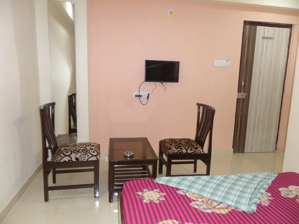 Hotel Riya-Raj Lodging Titwala Экстерьер фото